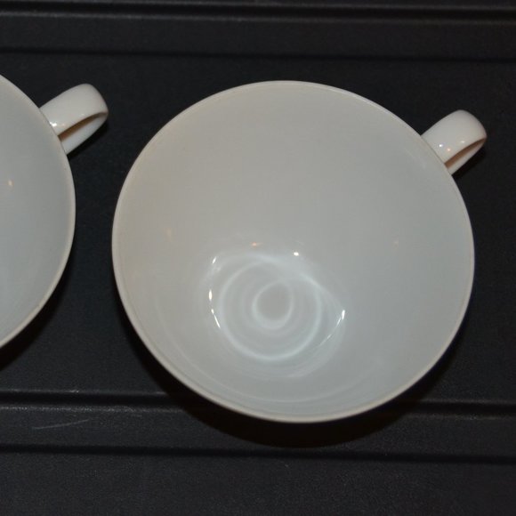 New set of 2 vintage Japanese tea cups solid white teacup from Japan bon… - Picture 12 of 15